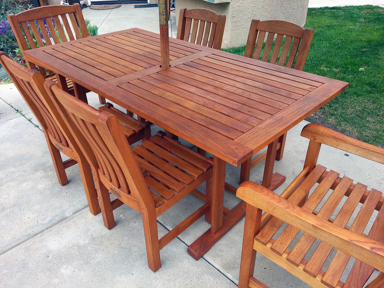 Refinished outdoor teak table set in Irvine | OC Teak